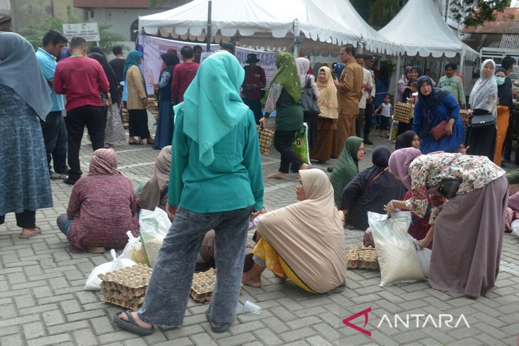 FOTO - Operasi pangan murah pengendalian inflasi