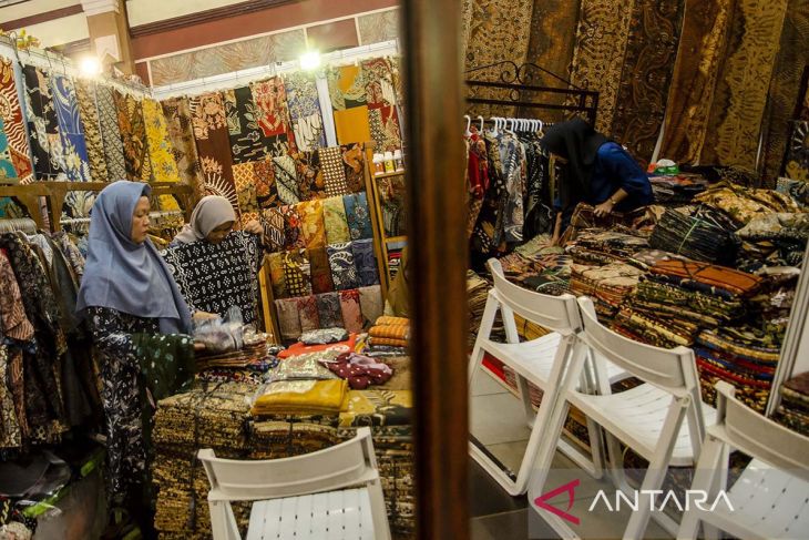 Pameran batik bordir dan tenun nusantara