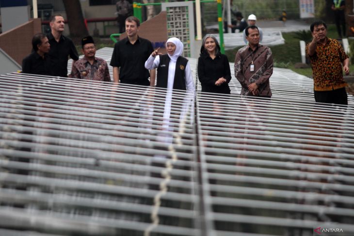 Gubernur Jatim resmikan panel surya di Pasuruan