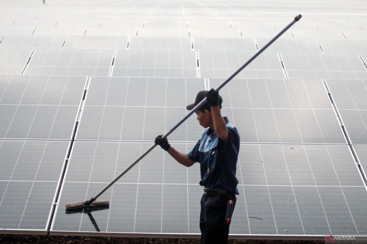 Peresmian 10.550 panel surya di Pasuruan