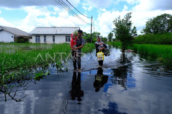 Banjir rendam tiga desa di Kabupaten Kubu Raya