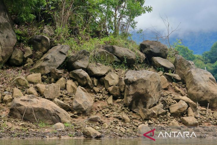 GEOPARK MERATUS - Batu Pasir Pembawa Intan