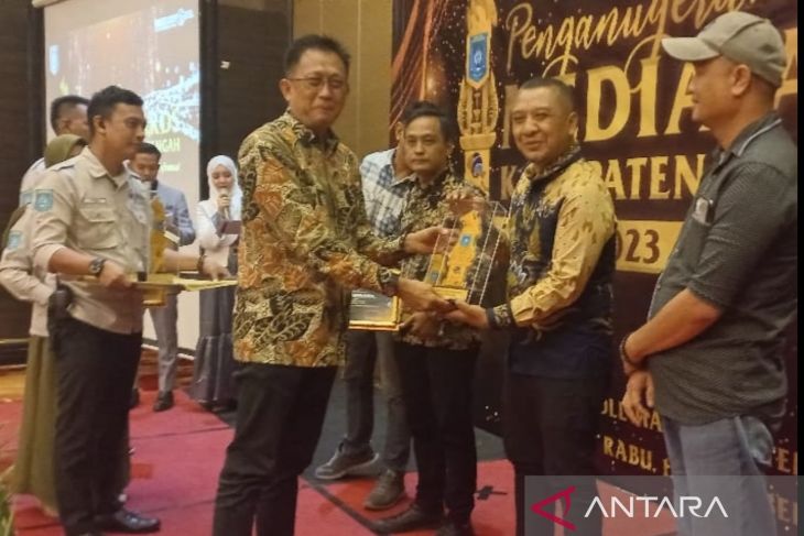 Hadiah manis HUT ke-86, ANTARA Biro Babel sabet penghargaan dari Pemkab Bangka Tengah kategori Media Online Cegah Hoaks