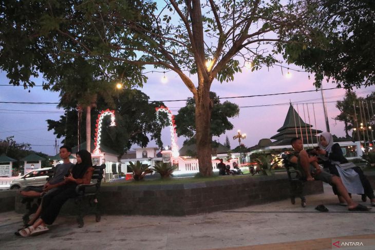 Lampu hias di Jombang