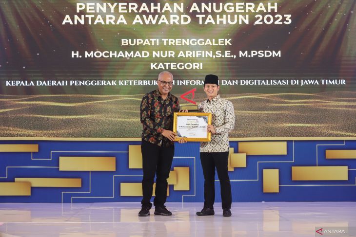 Penyerahan Anugerah ANTARA Jatim 2023