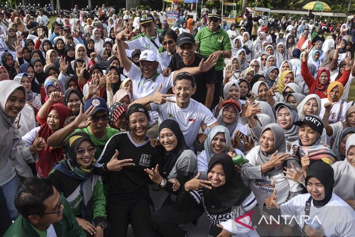 Senam sehat bareng Sandiaga Uno