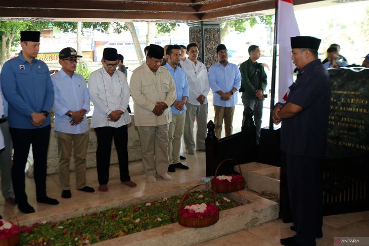Capres Prabowo berziarah ke makam Presiden Soekarno