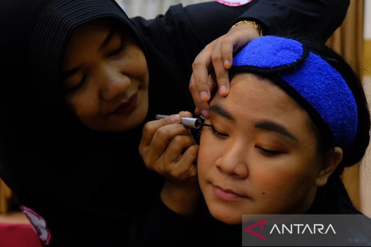 Pelatihan Makeup Profesional untuk Penyandang Disabilitas
