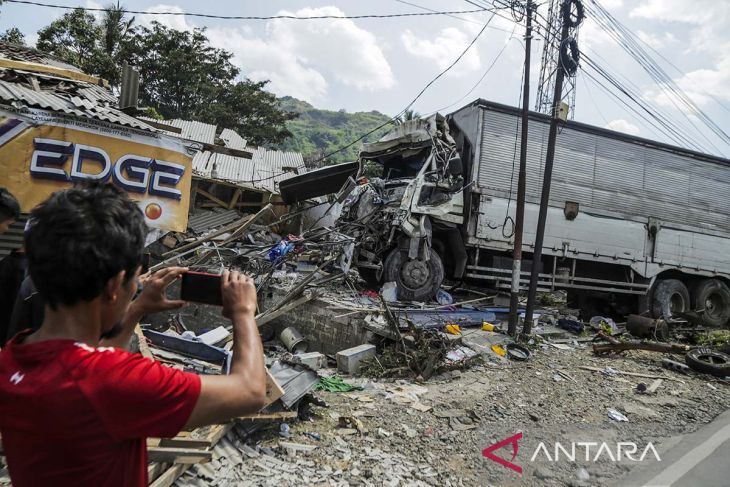 Kecelakaan truk di Cianjur