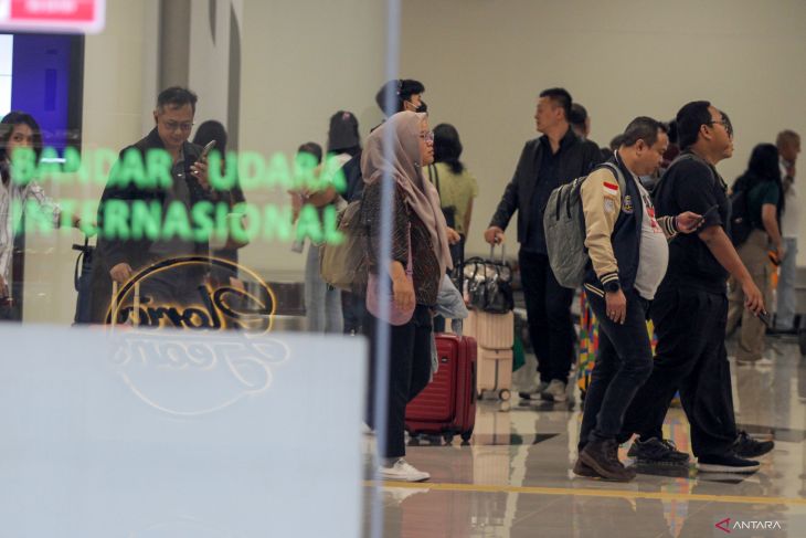 Pergerakan penumpang di Bandara Juanda jelang libur akhir tahun