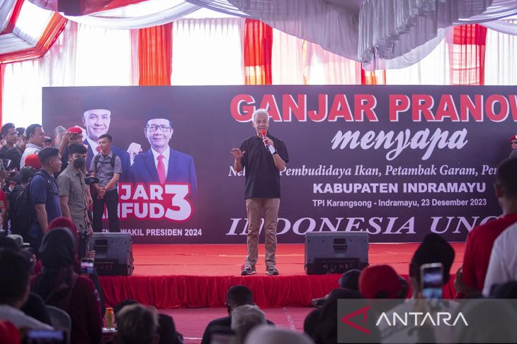 Ganjar Pranowo kunjungi kampung nelayan