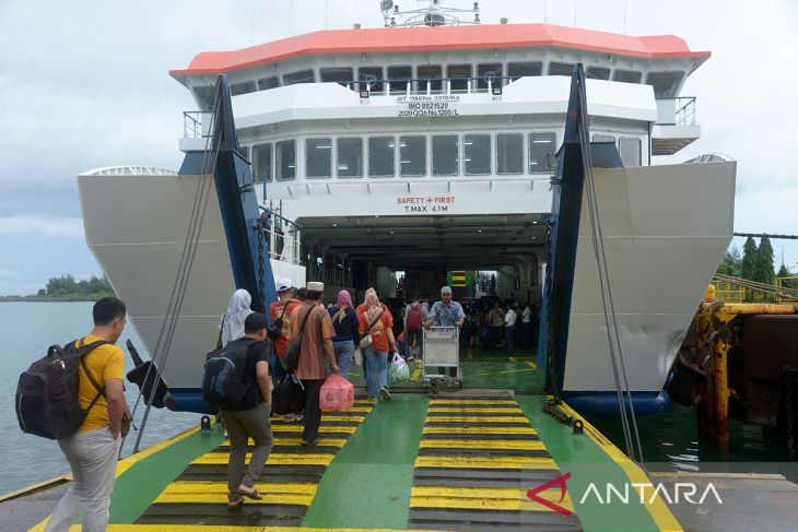 FOTO - Peningkatan penumpang kapal tujuan Pulau Weh, Kota Sabang