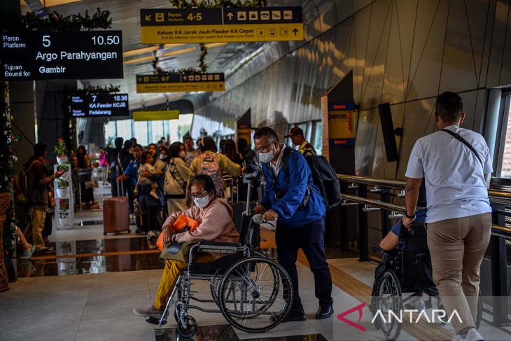 Puncak arus balik libur Natal di Bandung