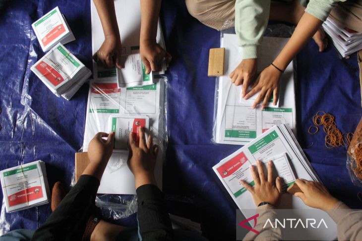 Penghitungan Surat Suara Pemilu 2024 di Medan.