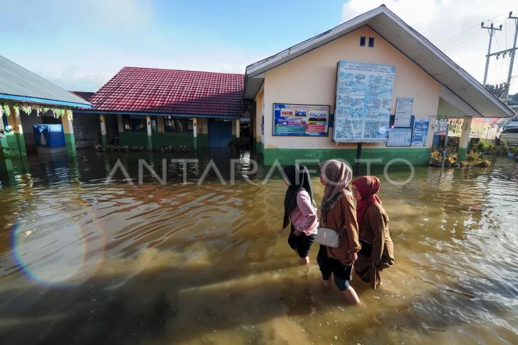 Sekolah masih diliburkan akibat banjir di Sungai Penuh