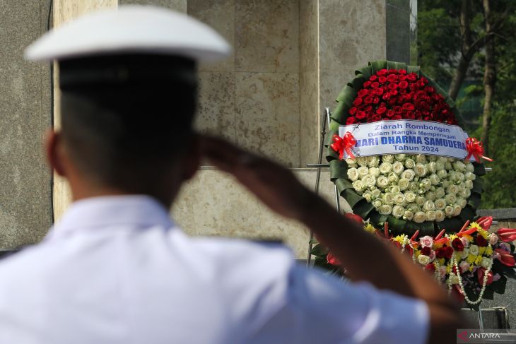 Ziarah makam pahlawan