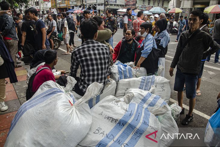 Dampak kebakaran panel listrik Pasar Baru di Bandung