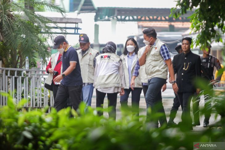 KPK geledah rumah dinas Bupati Sidoarjo