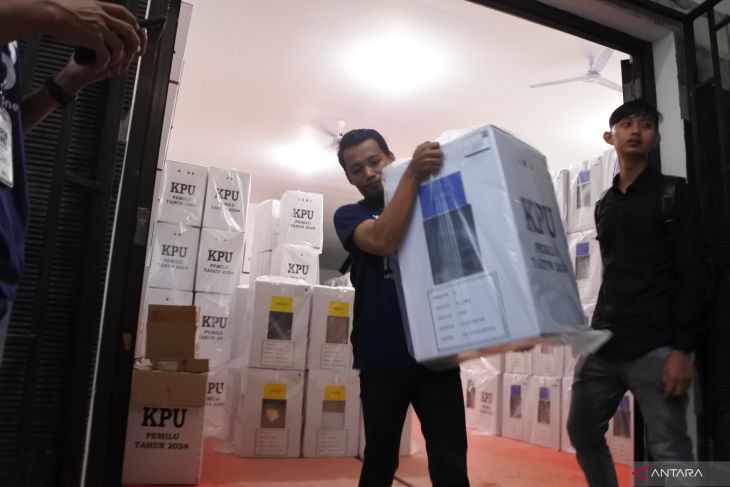 KPU Basel Distribusikan logistik pemilu di pulau terpencil