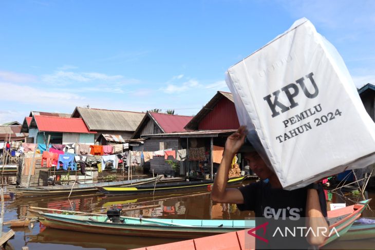 Distribusi Logistik Pemilu di Anak Sungai Barito Kalsel