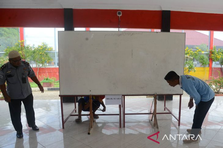 FOTO - Warga binaan bantu pembuatan TPS di Lapas Banda Aceh