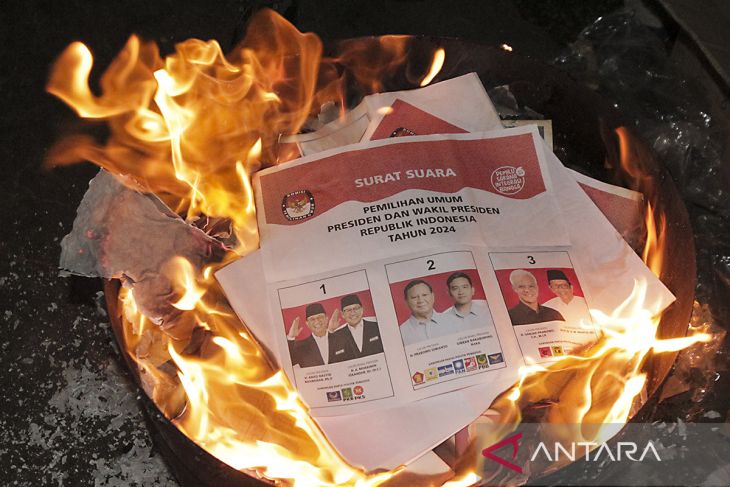 Pemusnahan surat suara pemilu 2024 rusak di Sukabumi