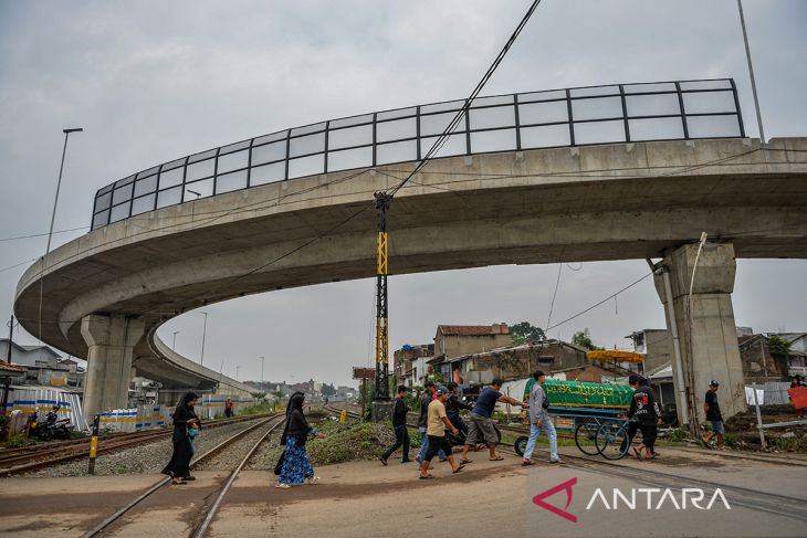 Progres pembangunan jembatan layang ciroyom