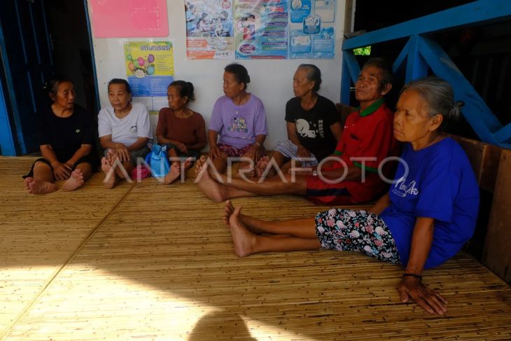 Posyandu lansia di Kampung Dayak Iban