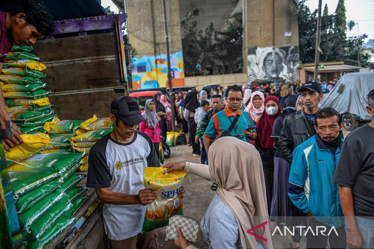 Operasi pasar murah di Bandung