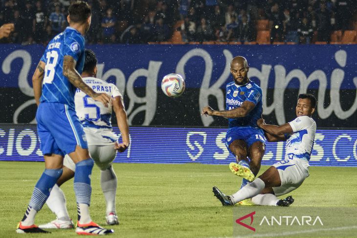 Persib Bandung kalahkan PSIS Semarang