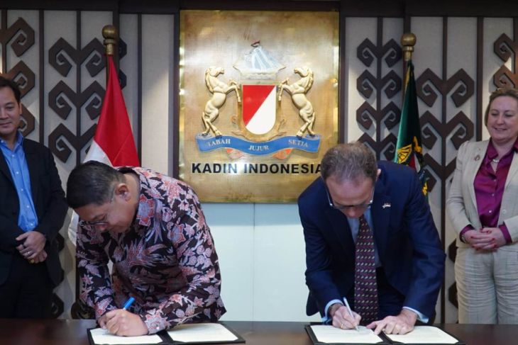 Penandatangan Nota Kesepahaman antara Kadin Indonesia dengan Infrastructure Export UK