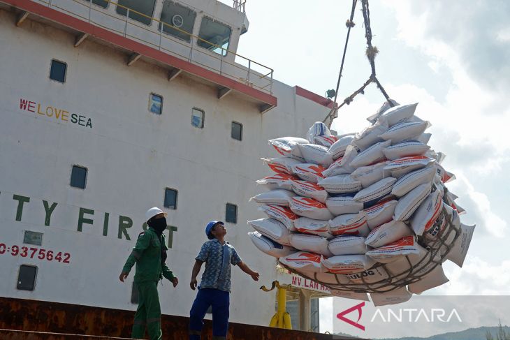 FOTO - Beras impor asal Thailand tiba di Aceh