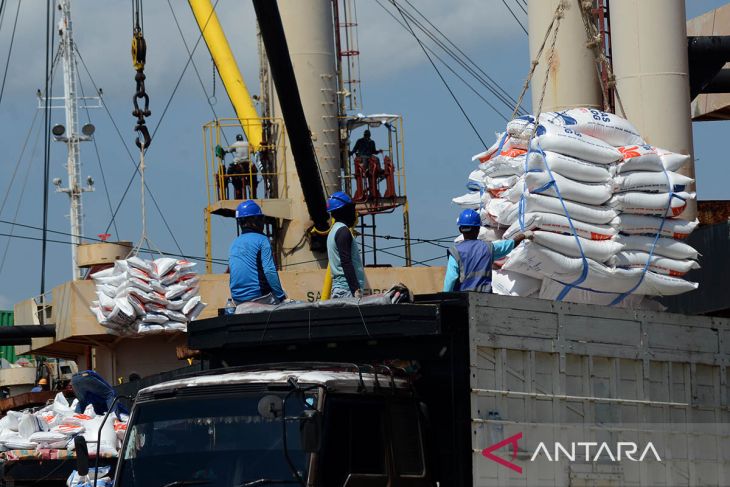 FOTO - Beras impor asal Thailand tiba di Aceh