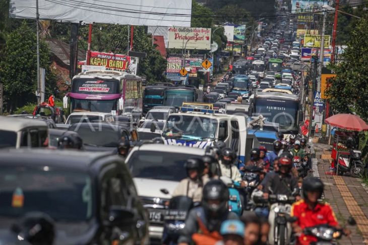 Solusi atasi kemacetan jalur wisata Puncak Bogor