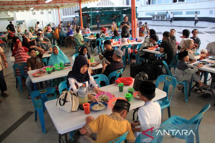 Tradisi Berbagai Bubur Pedas Ramadhan di Medan