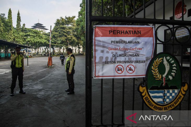 Pemberlakuan jumat bebas kendaraan di Gedung Sate