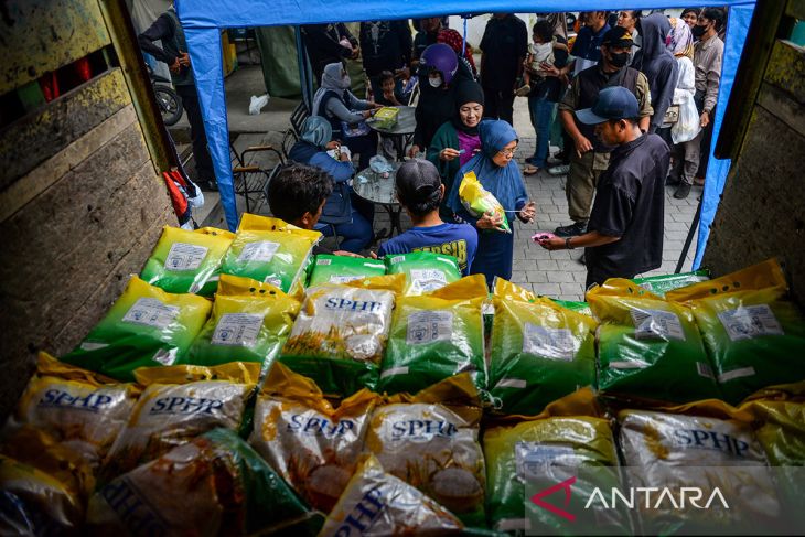 Pasar sembako murah saat Ramadhan