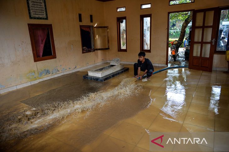 Bencana banjir bandang di Kabupaten Bandung Barat