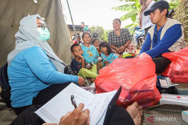 Layananan kesehatan keliling bagi warga terdampak gempa Bawean