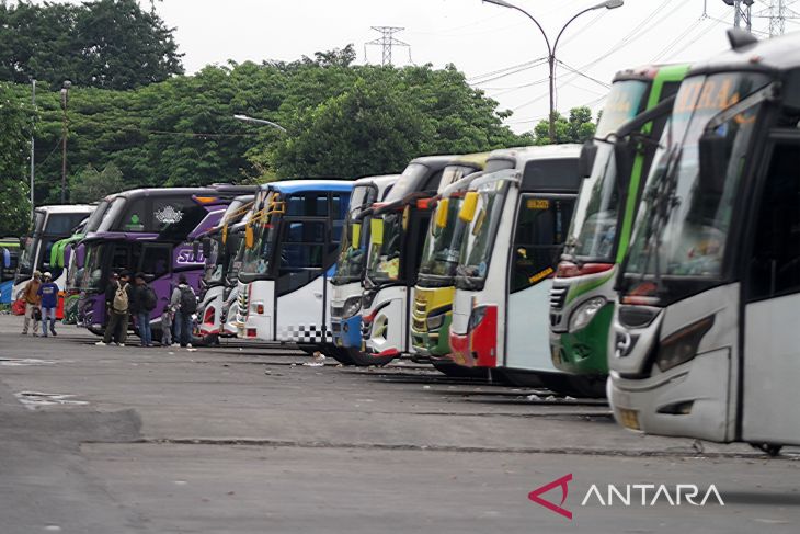 Penambahan armada angkutan lebaran di Terminal Purabaya