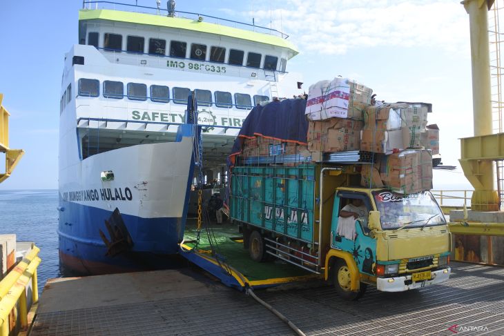 Penyeberangan Jangkar ke Kepulauan Madura