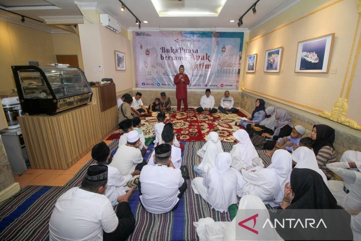 Antarajatim buka bersama anak yatim