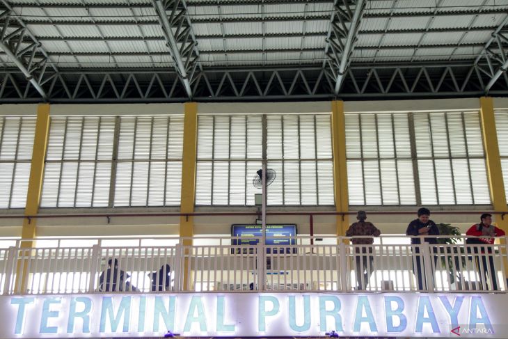 Arus mudik Lebaran 2024 di Terminal Purabaya