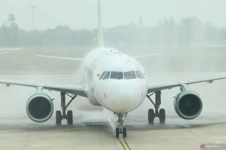 Penerbangan perdana di Bandara Dhoho Kediri