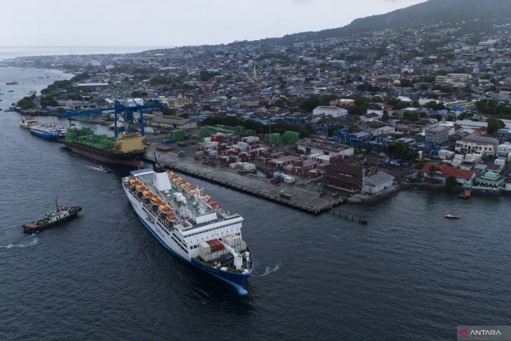 Arus mudik lebaran 2024 di Pelabuhan Ahmad Yani Ternate