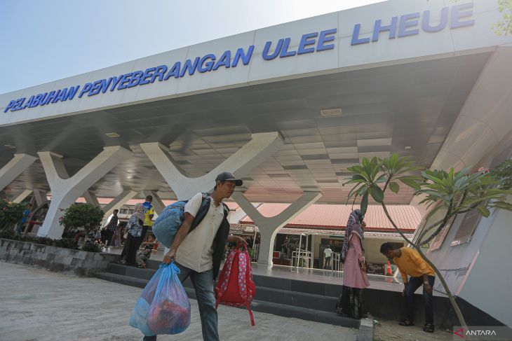 Arus mudik di Pelabuhan Ulee Lheu normal lancar