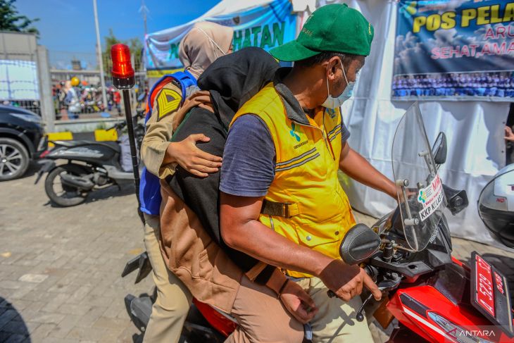 Pemudik di Pelabuhan Ciwandan kelelahan