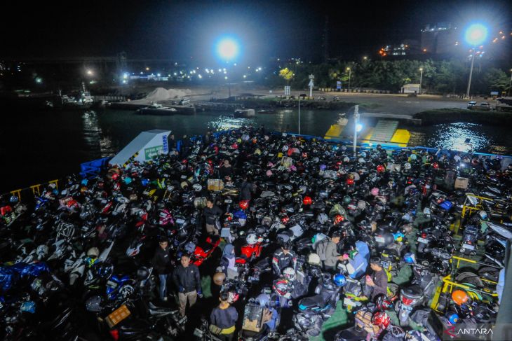 33 ribuan kendaraan bermotor telah diseberangkan dari Ciwandan ke Bakaheuni