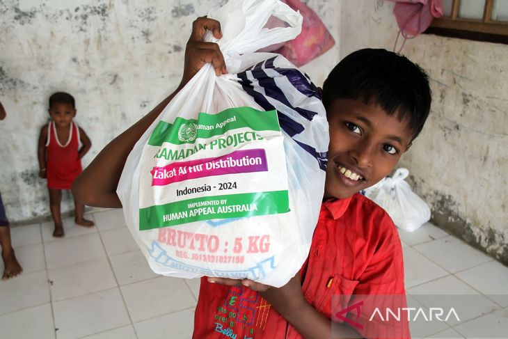 FOTO - Paket lebaran etnis Rohingya