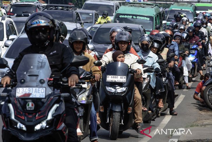 Kepadatan kendaraan saat Idul Fitri di Bandung